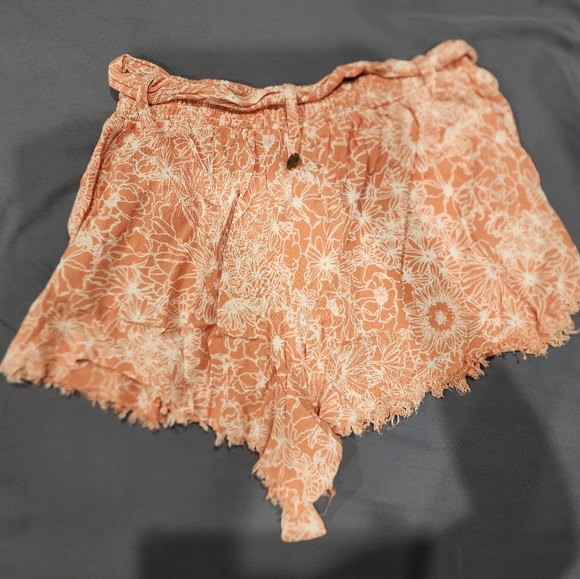 Beach shorts - Picture 2 of 3